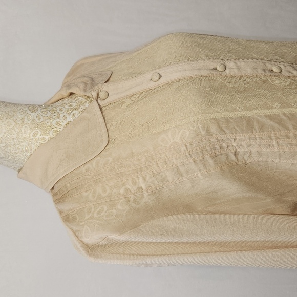 J Jill Women's Size MP Beige Floral Lace Pin Tucked Long Sleeve Button Down Top - Picture 6 of 14